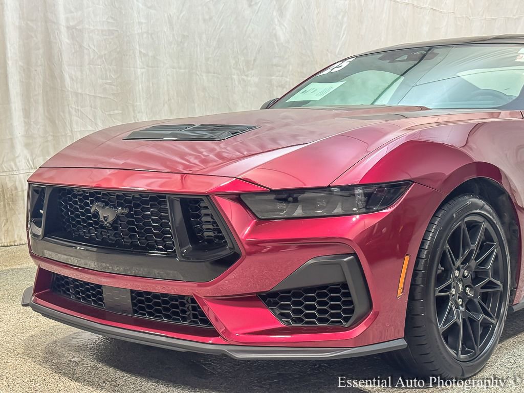 Used 2025 Ford Mustang GT w/ GT Performance Package image 4