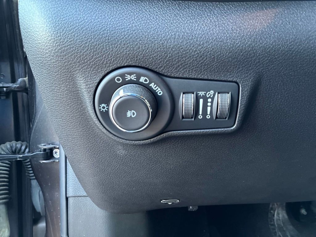 Used 2022 Jeep Compass Latitude AWD/4WD image 13