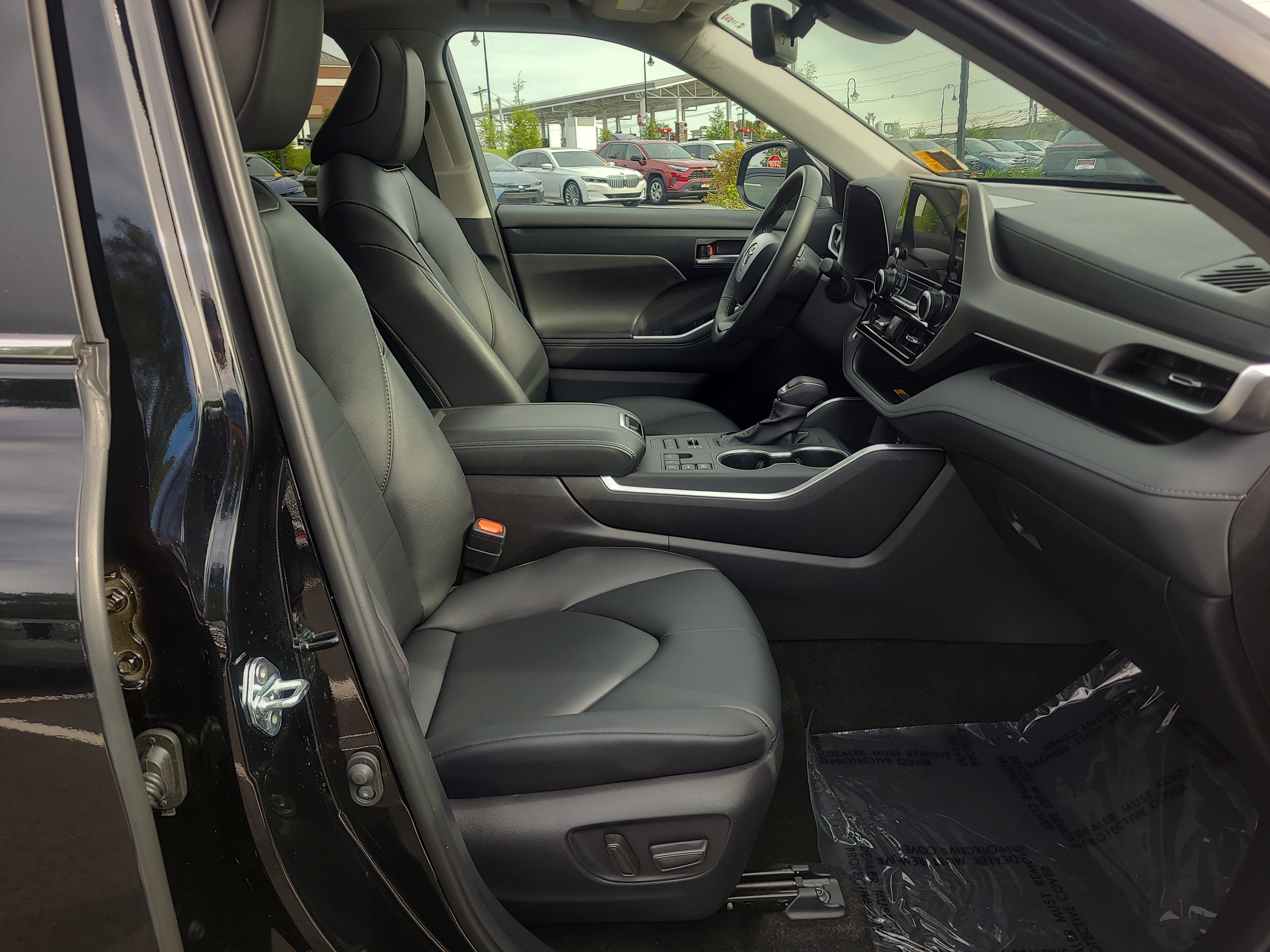 Certified 2026 Toyota Highlander XLE AWD/4WD image 17