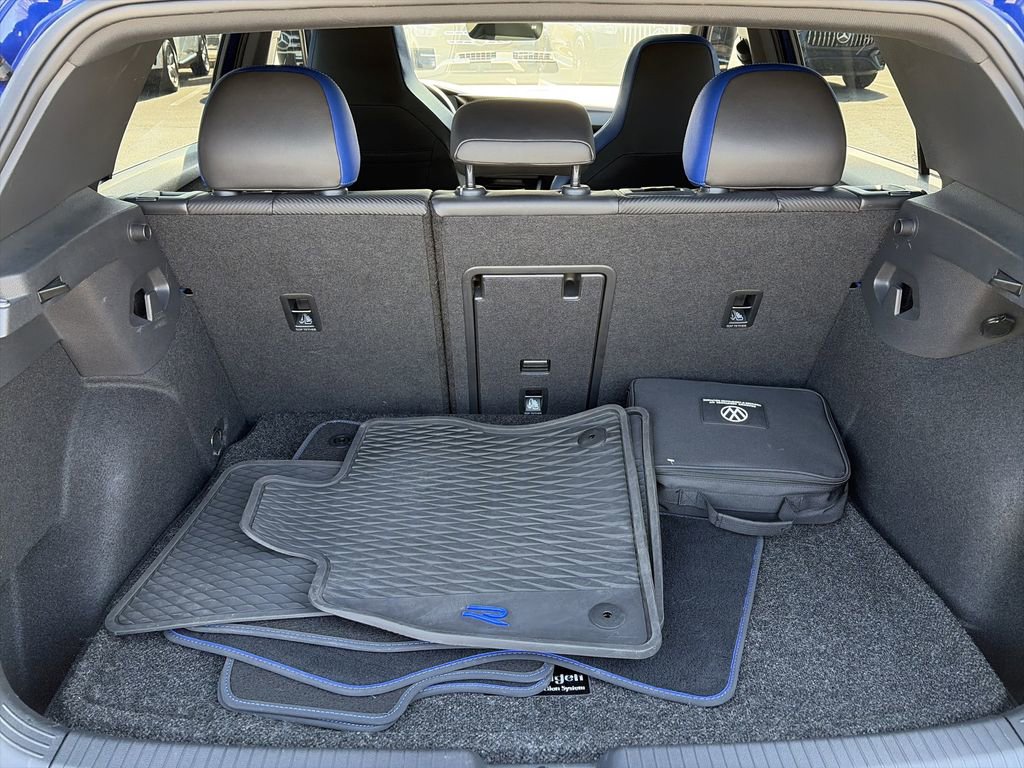 Used 2022 Volkswagen Golf R image 14