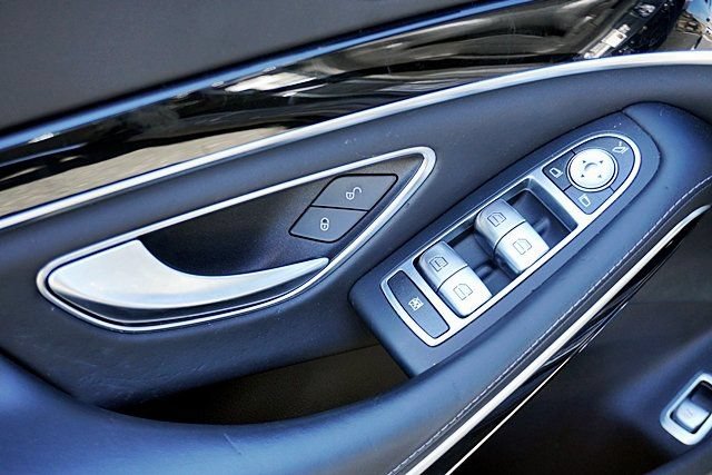 Used 2018 Mercedes-Benz S 560 Sedan image 36