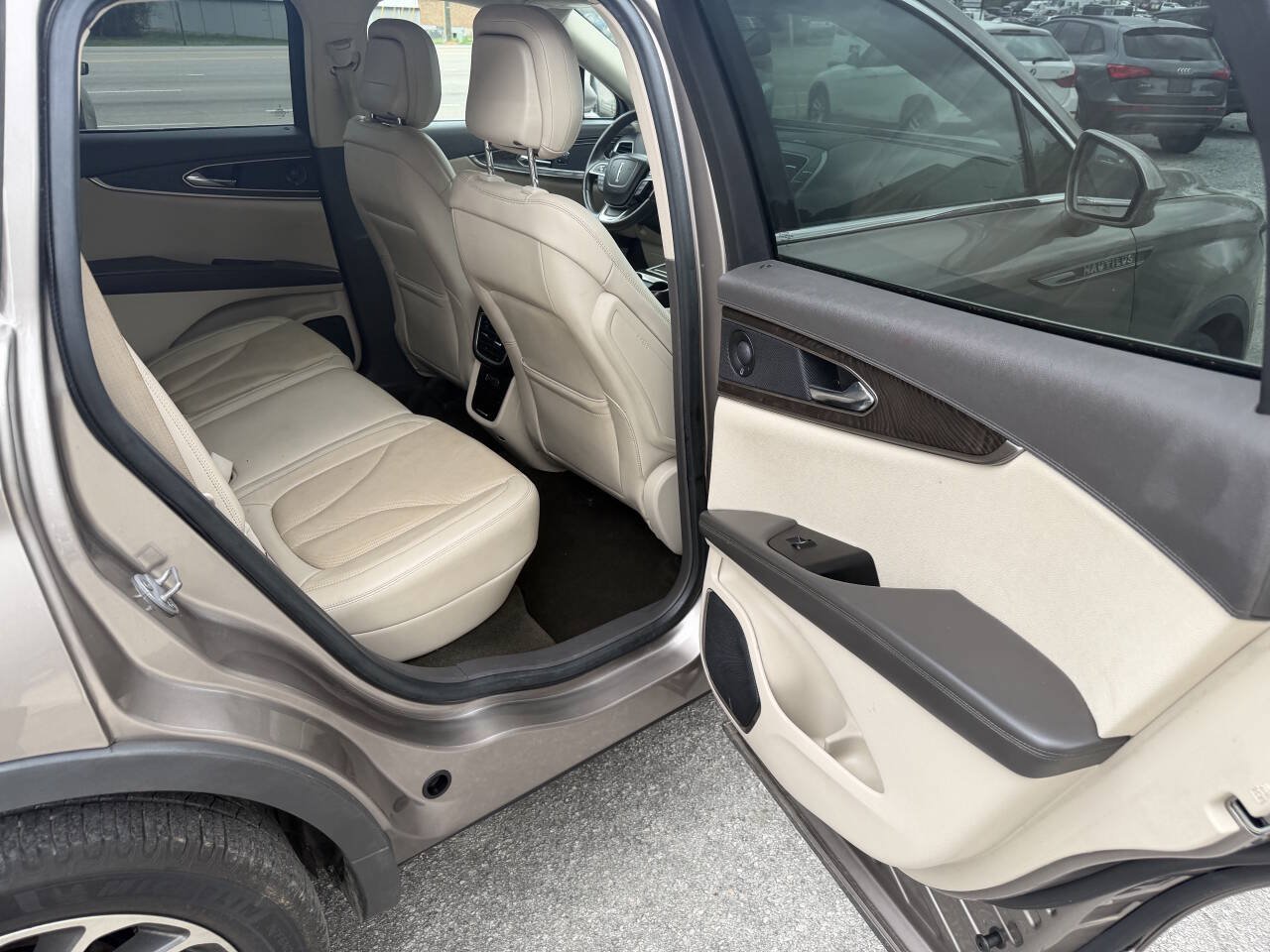 Used 2020 Lincoln Nautilus Reserve FWD image 16