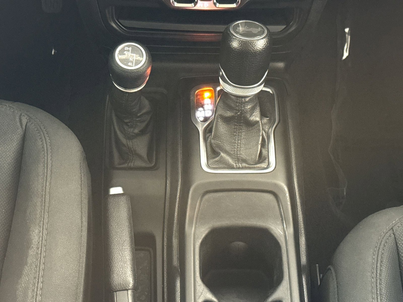 Used 2023 Jeep Wrangler Unlimited Sport AWD/4WD image 21