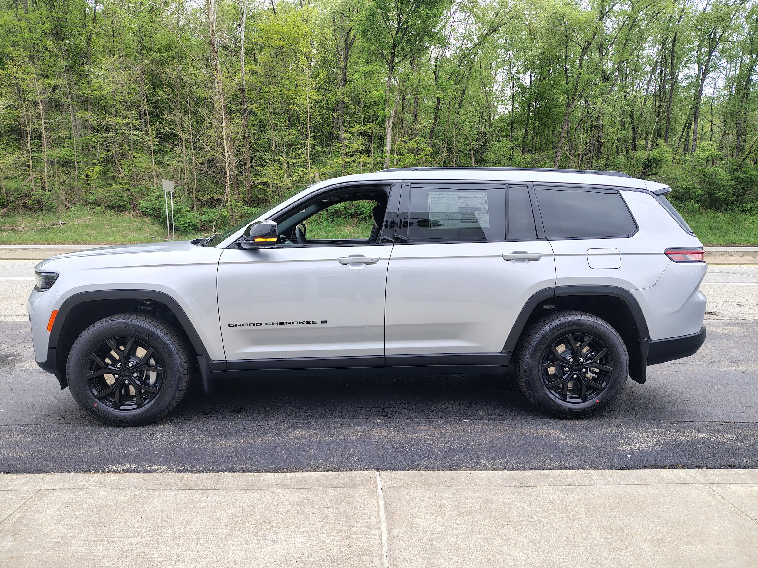 New 2026 Jeep Grand Cherokee L 4WD image 6