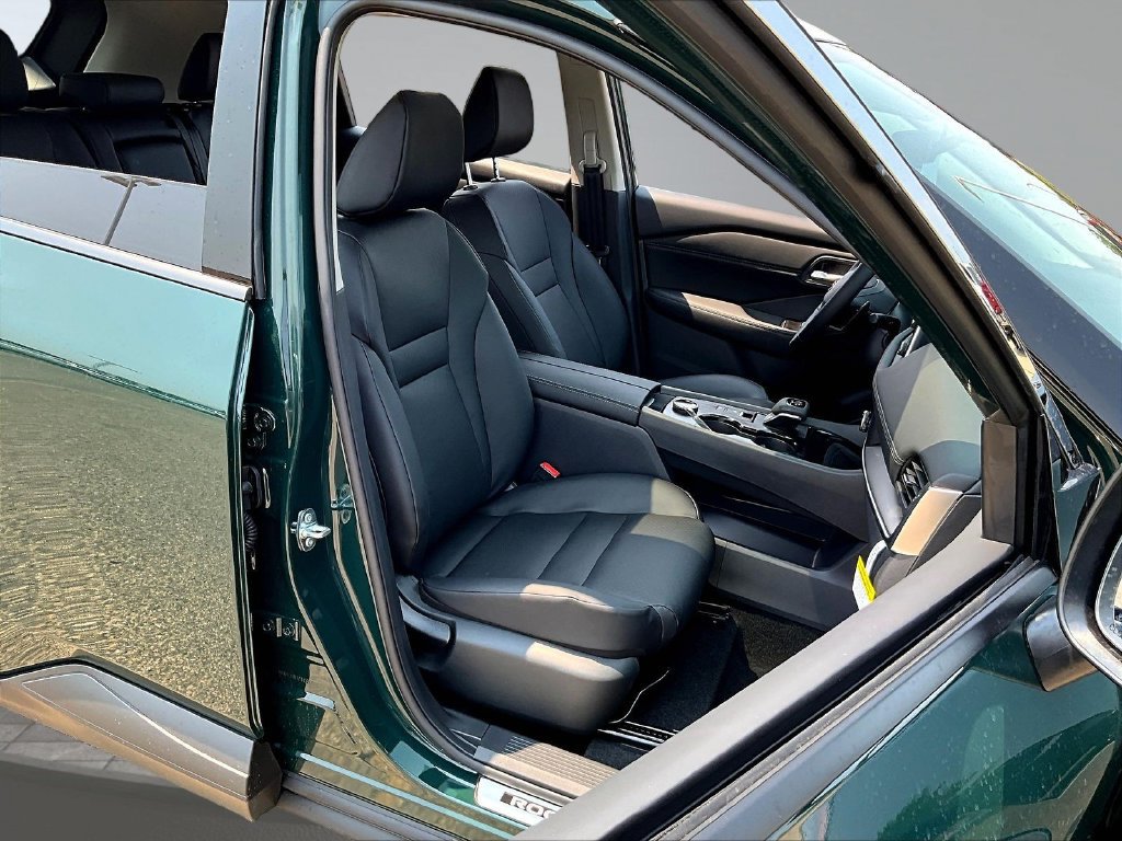 New 2026 Nissan Rogue Dark Armor AWD/4WD image 11