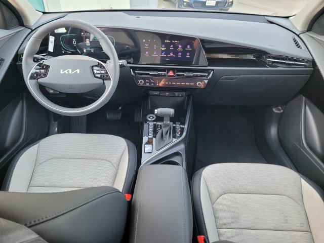 New 2026 Kia Niro FWD image 8