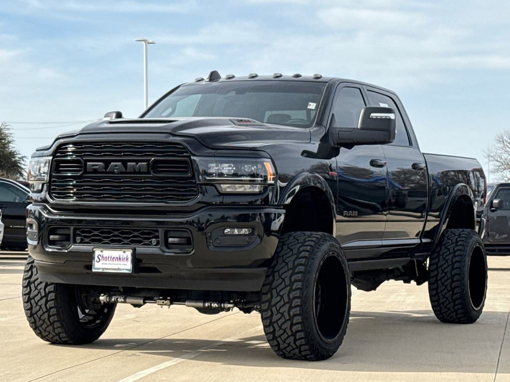 Used 2024 RAM 2500 Limited AWD/4WD image 3