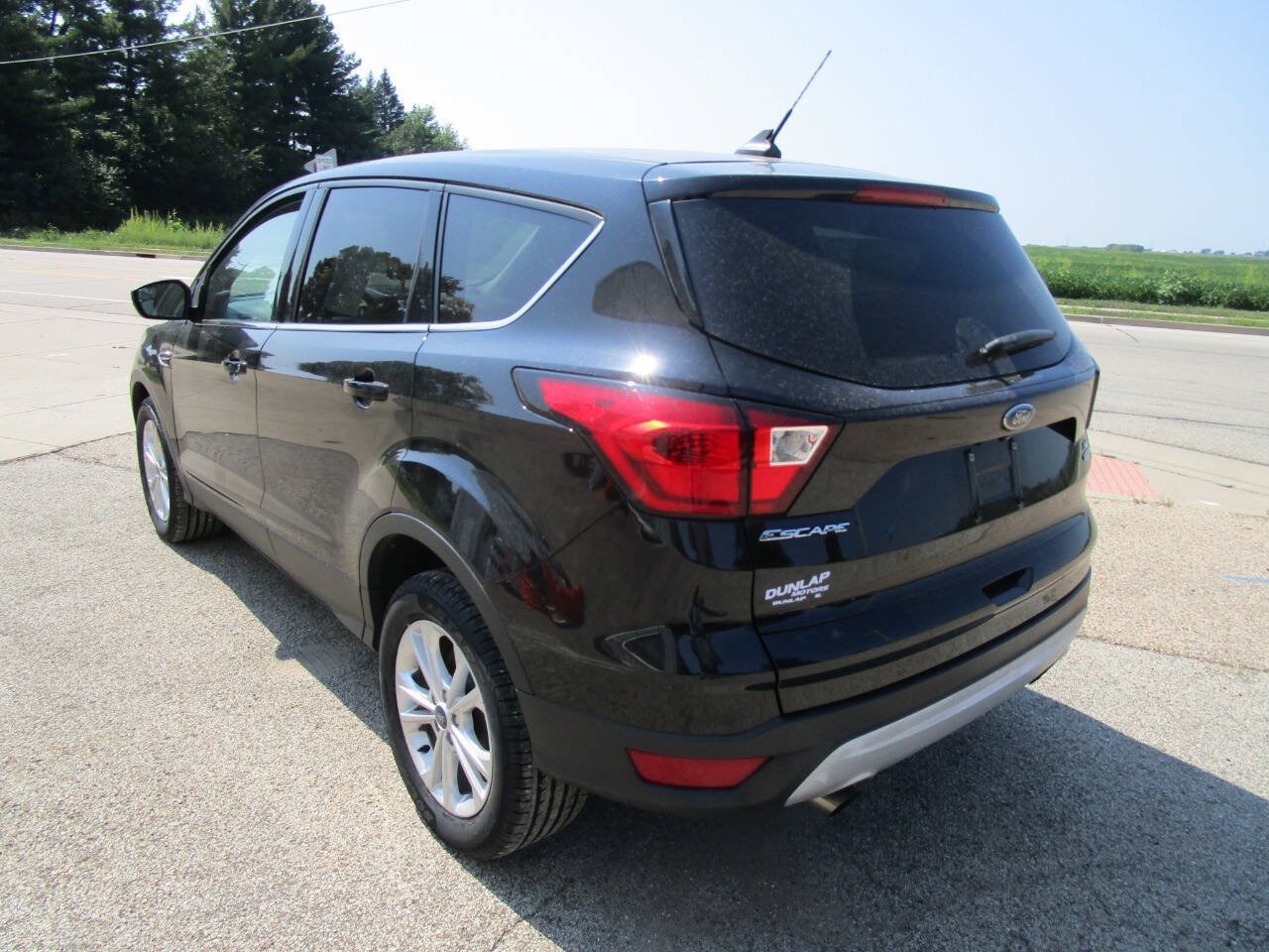 Used 2019 Ford Escape SE FWD image 3