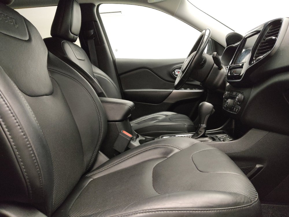 Used 2019 Jeep Cherokee Limited FWD image 21