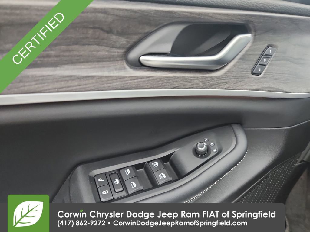 Certified 2023 Jeep Grand Cherokee L Limited w/ Luxury Tech Group II image 21