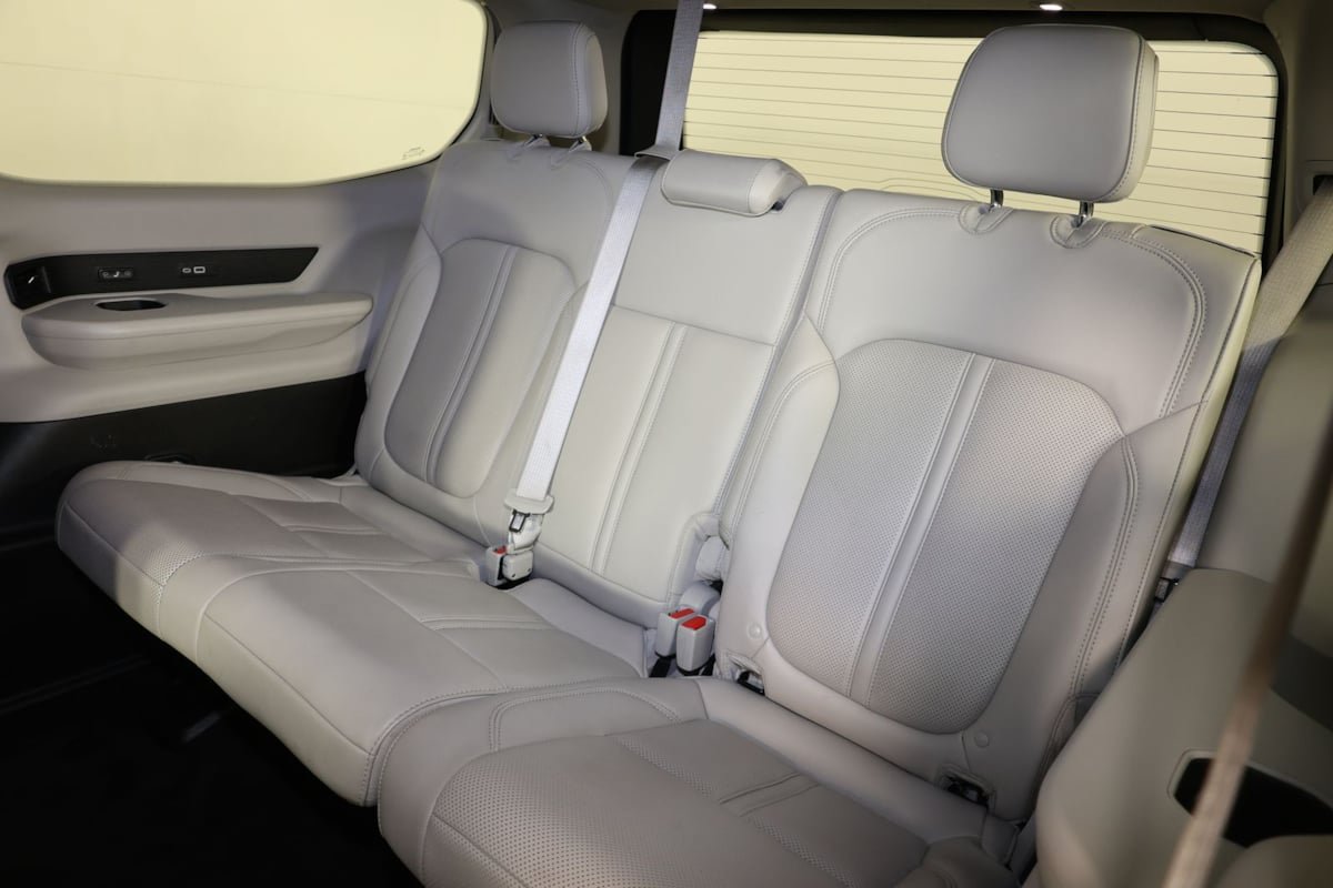 Used 2022 Jeep Wagoneer Series III AWD/4WD image 12