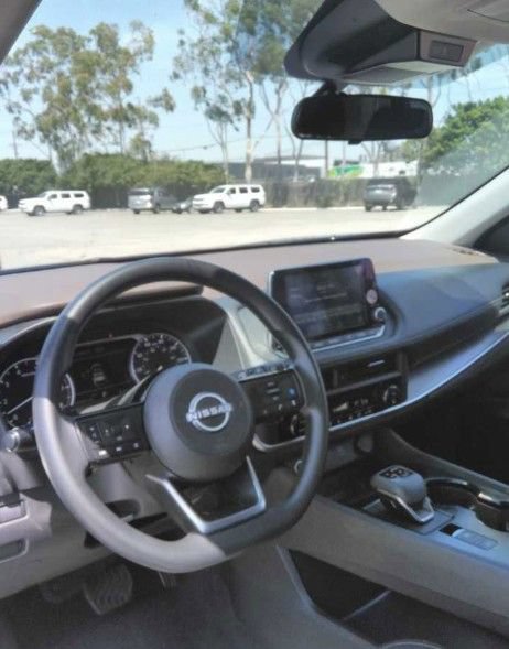 Used 2023 Nissan Rogue SV AWD/4WD image 4