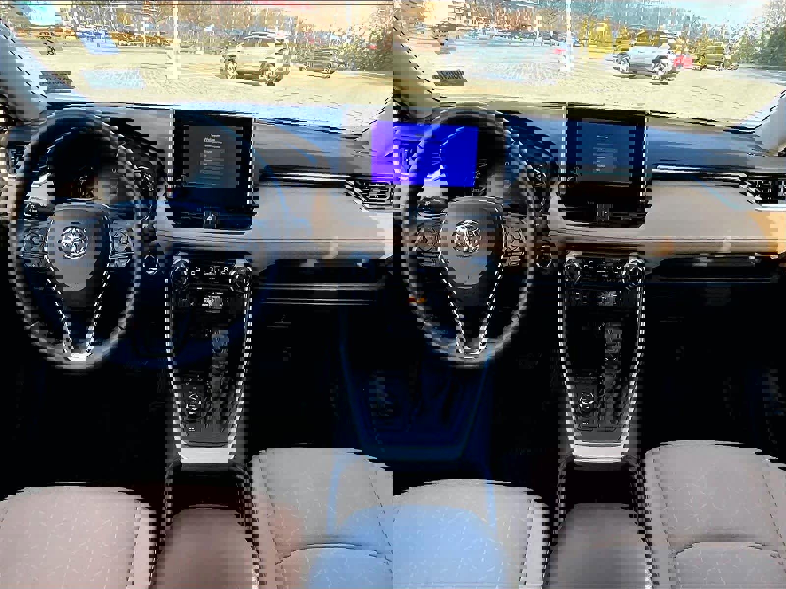 Used 2023 Toyota RAV4 XLE image 21