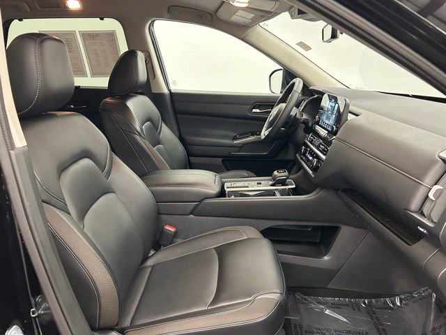 Certified 2024 Nissan Pathfinder SL image 32