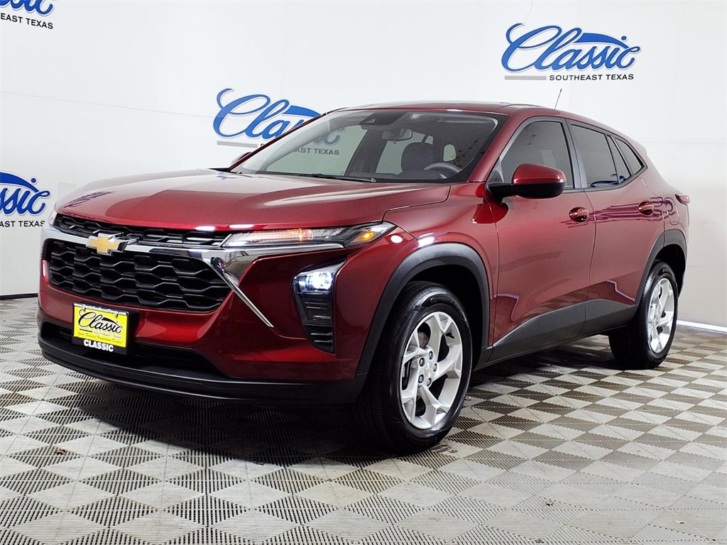 Used 2025 Chevrolet Trax LS w/ LS Convenience Package image 5