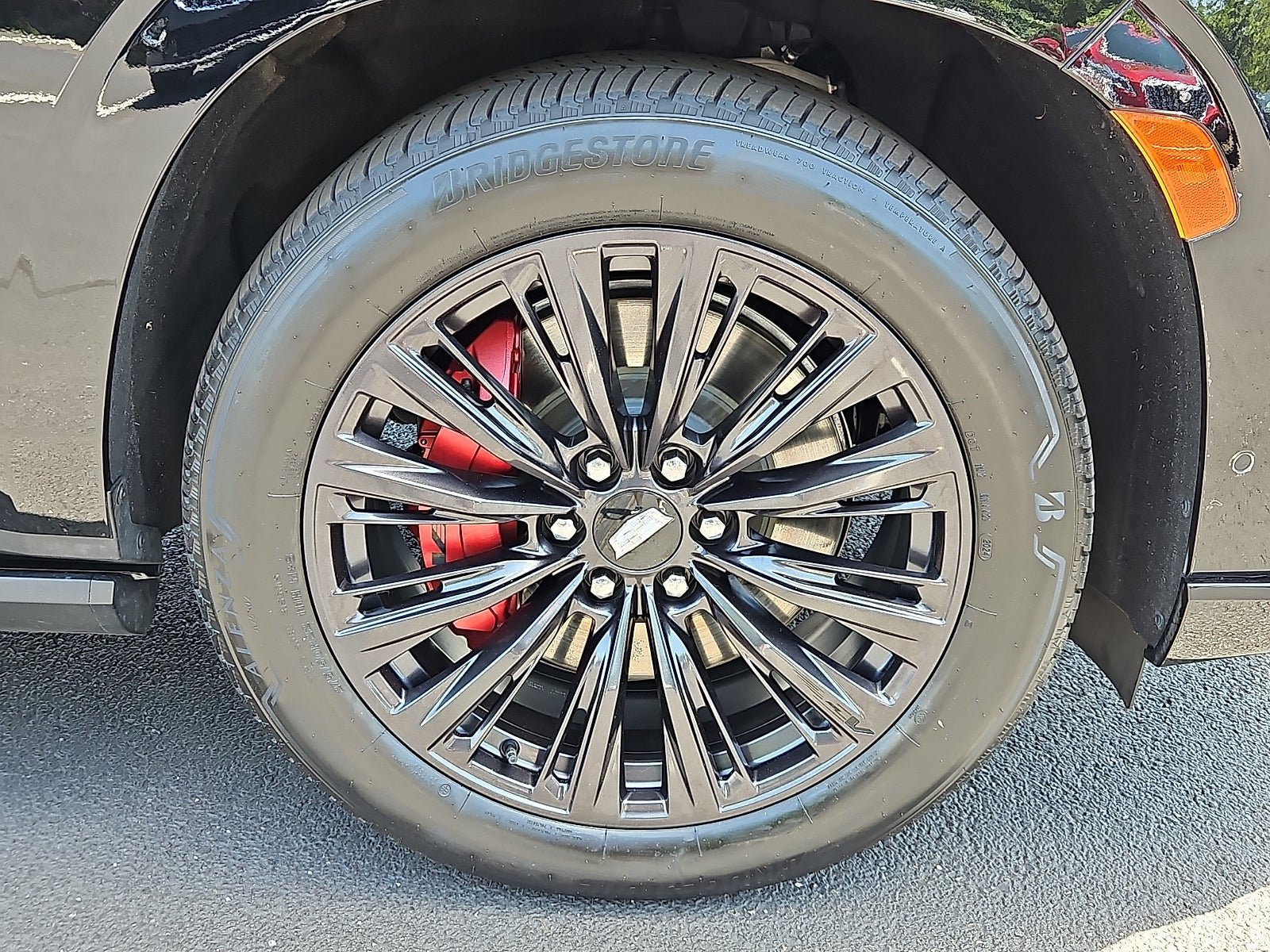 Certified 2024 Cadillac Escalade V w/ LPO, ONYX Package AWD/4WD image 10