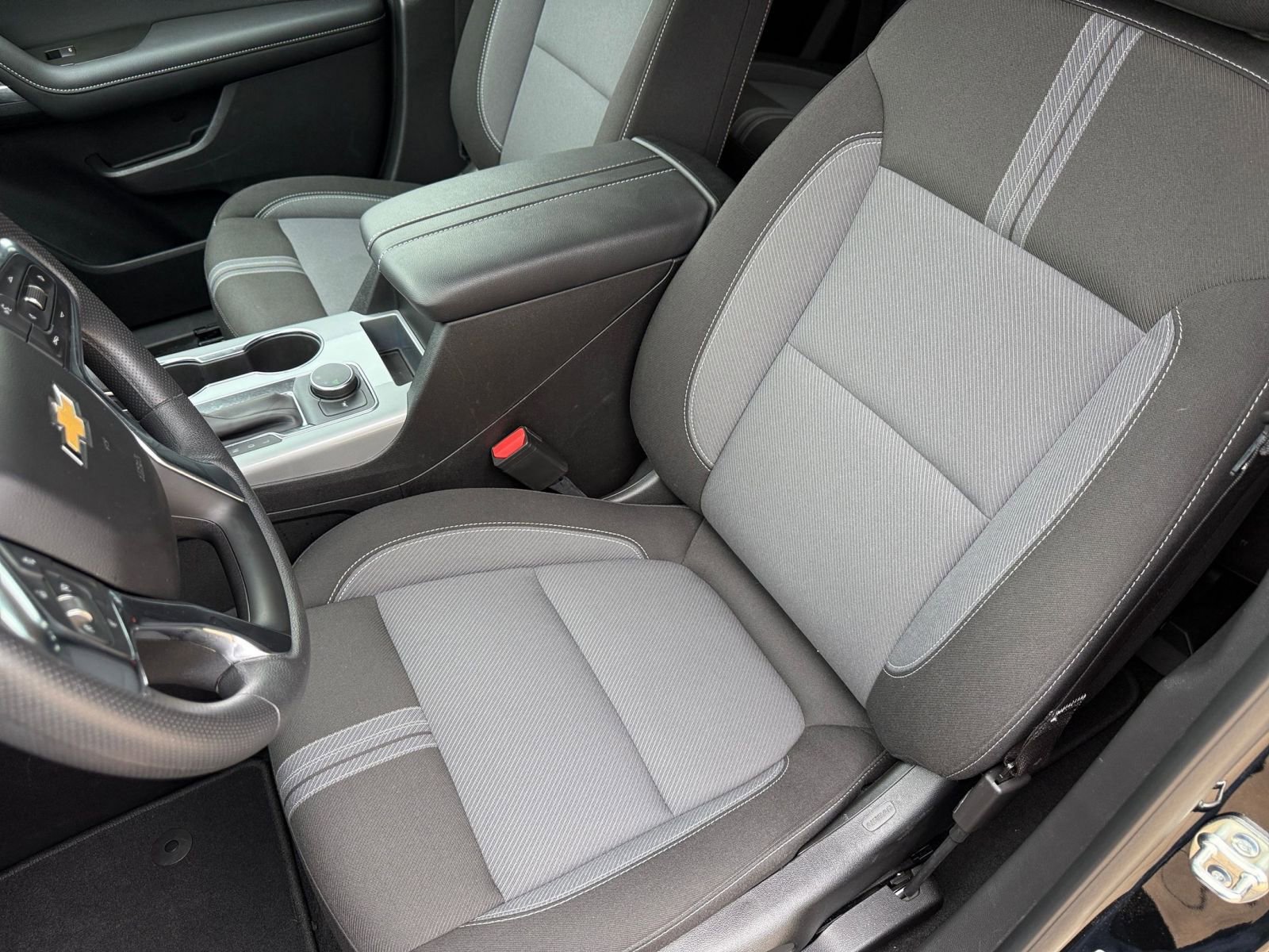 Used 2025 Chevrolet Blazer LT FWD image 36