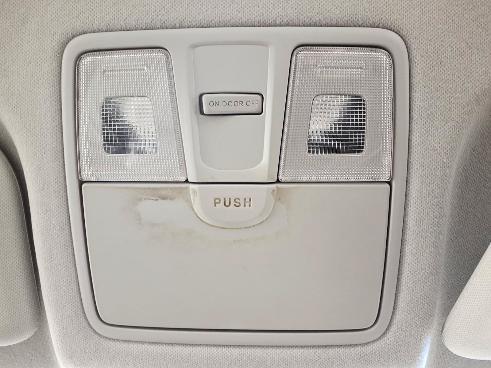 Used 2015 Hyundai Elantra SE FWD image 23