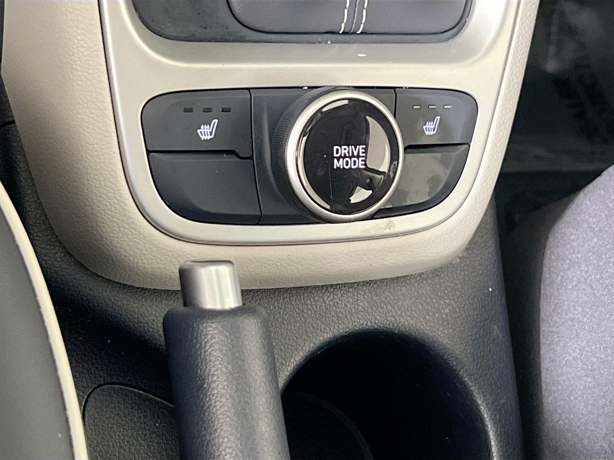 Used 2023 Hyundai Venue Limited FWD image 20