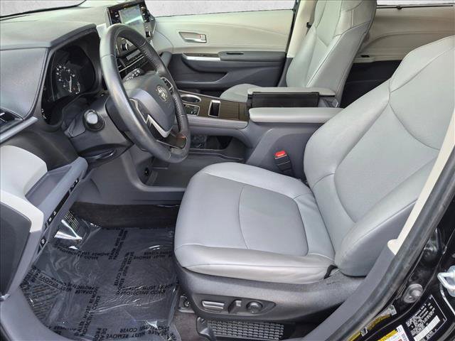 Certified 2023 Toyota Sienna XLE w/ XLE Plus Package FWD image 16