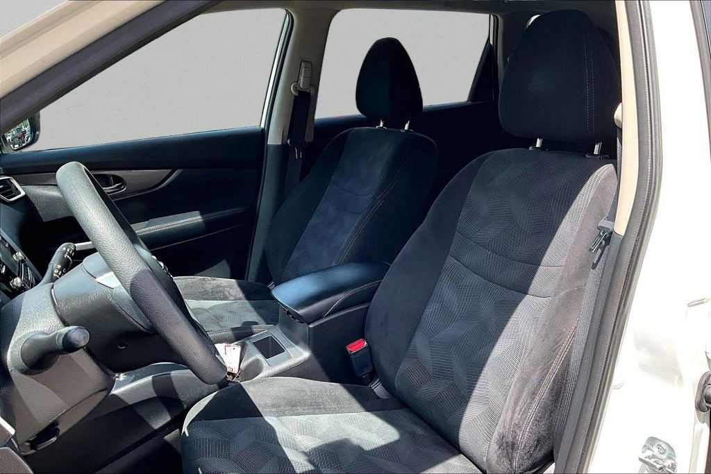 Used 2015 Nissan Rogue SV FWD image 20