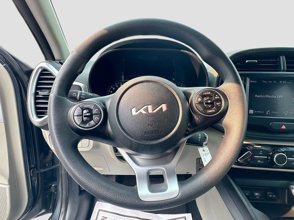 Certified 2022 Kia Soul LX w/ Technology Package FWD image 14
