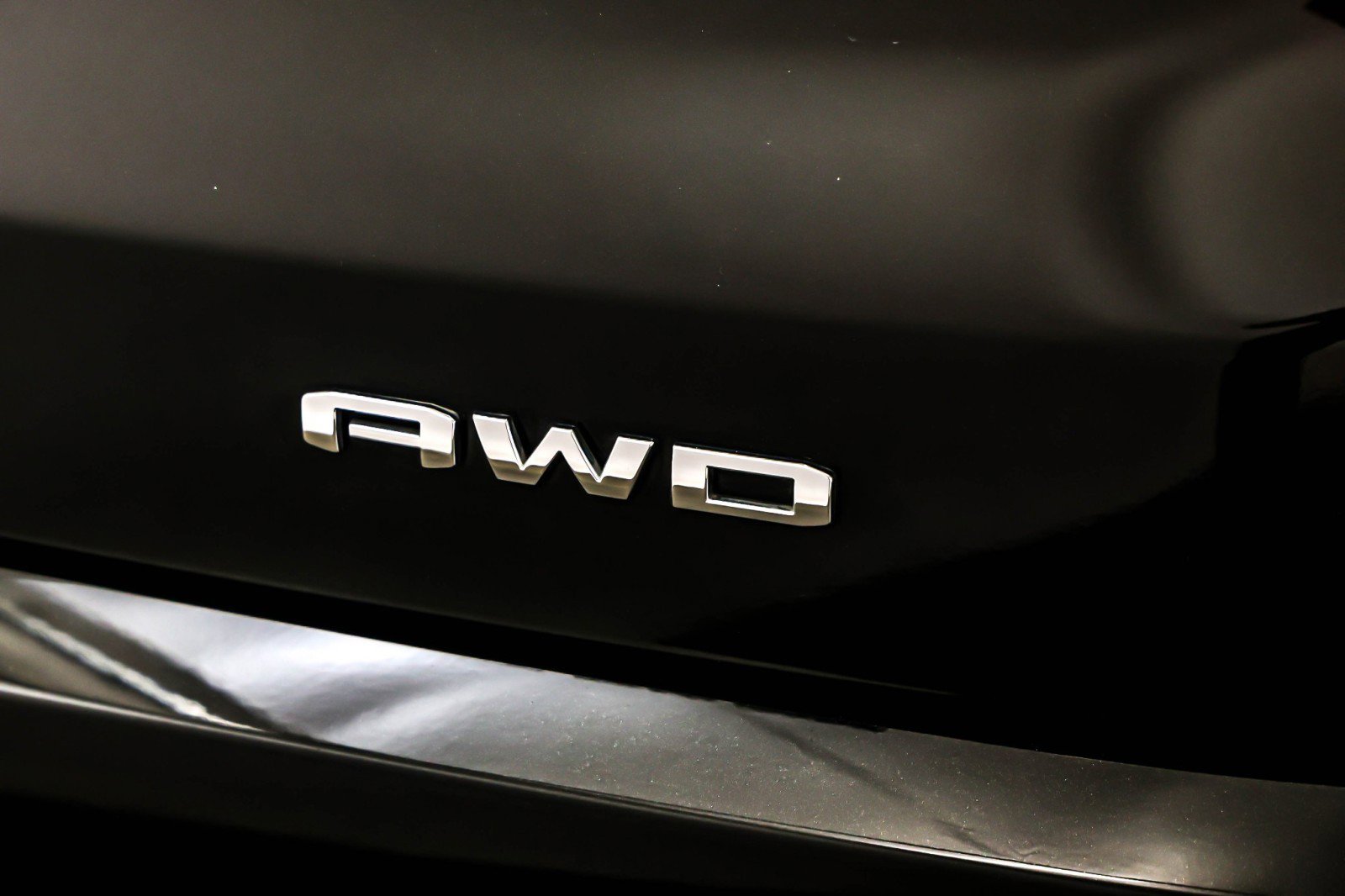 Used 2023 GMC Acadia Denali w/ Black Diamond Edition image 9