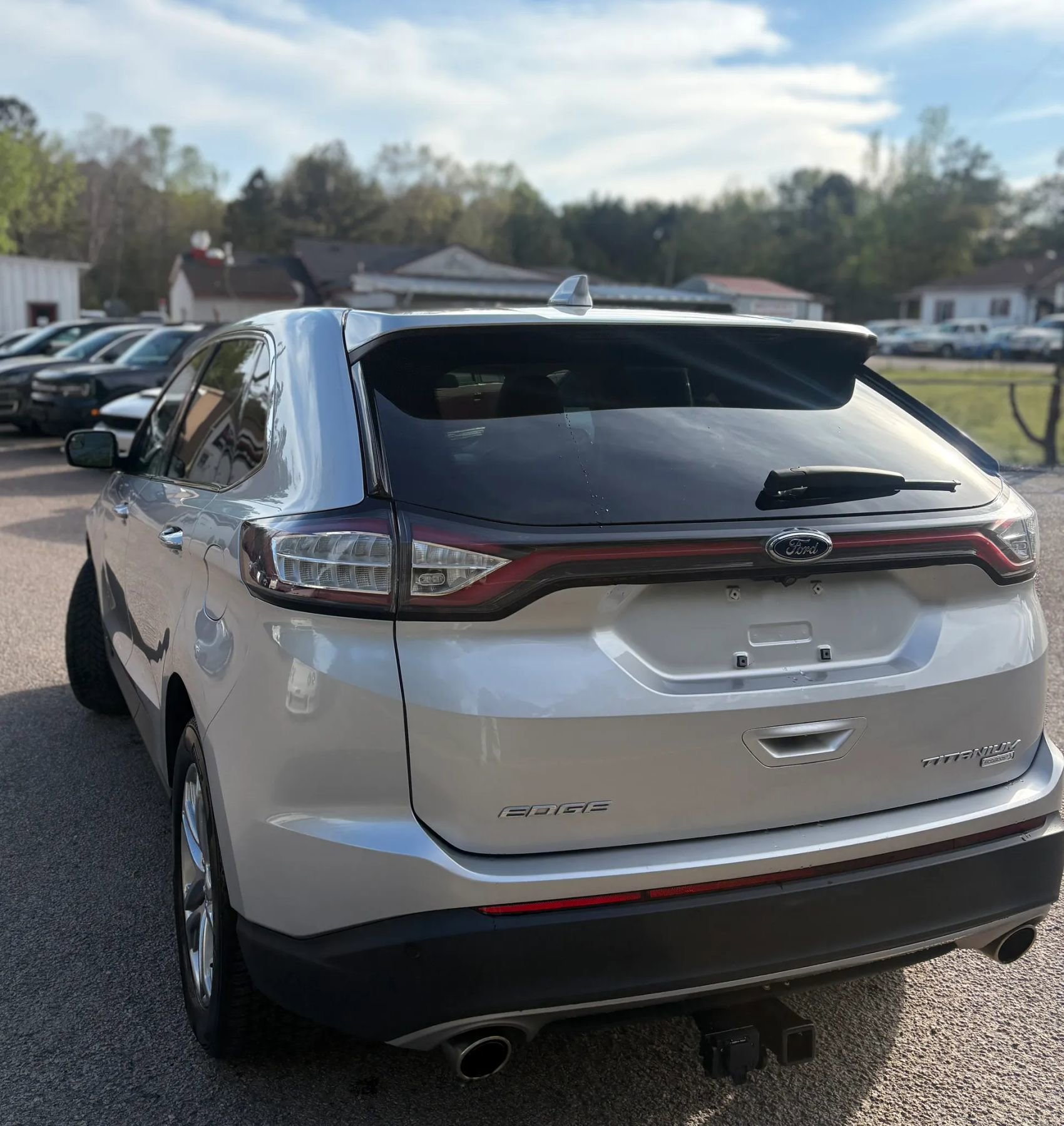 Used 2018 Ford Edge Titanium w/ Equipment Group 301A FWD image 4