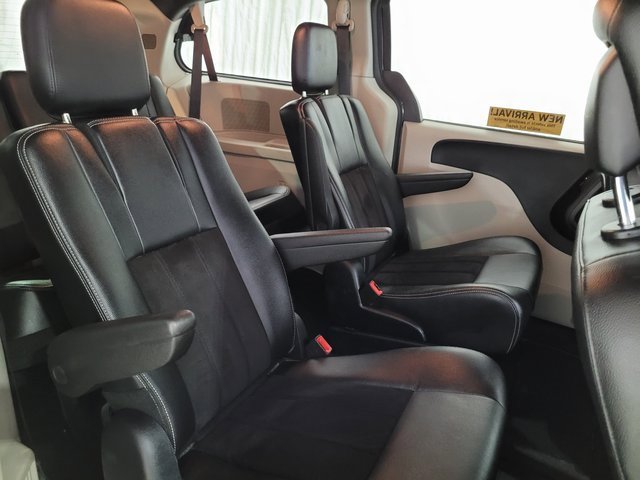 Used 2018 Dodge Grand Caravan SXT image 44