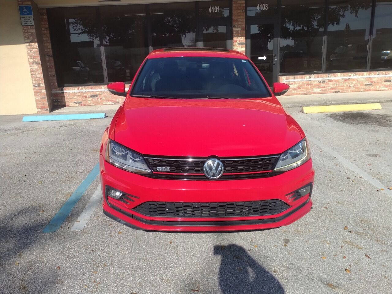 Used 2017 Volkswagen Jetta GLI image 3