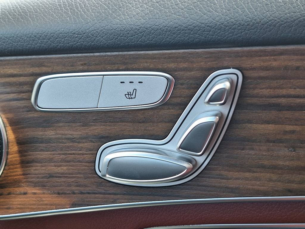 Used 2022 Mercedes-Benz GLC 300 4MATIC image 28