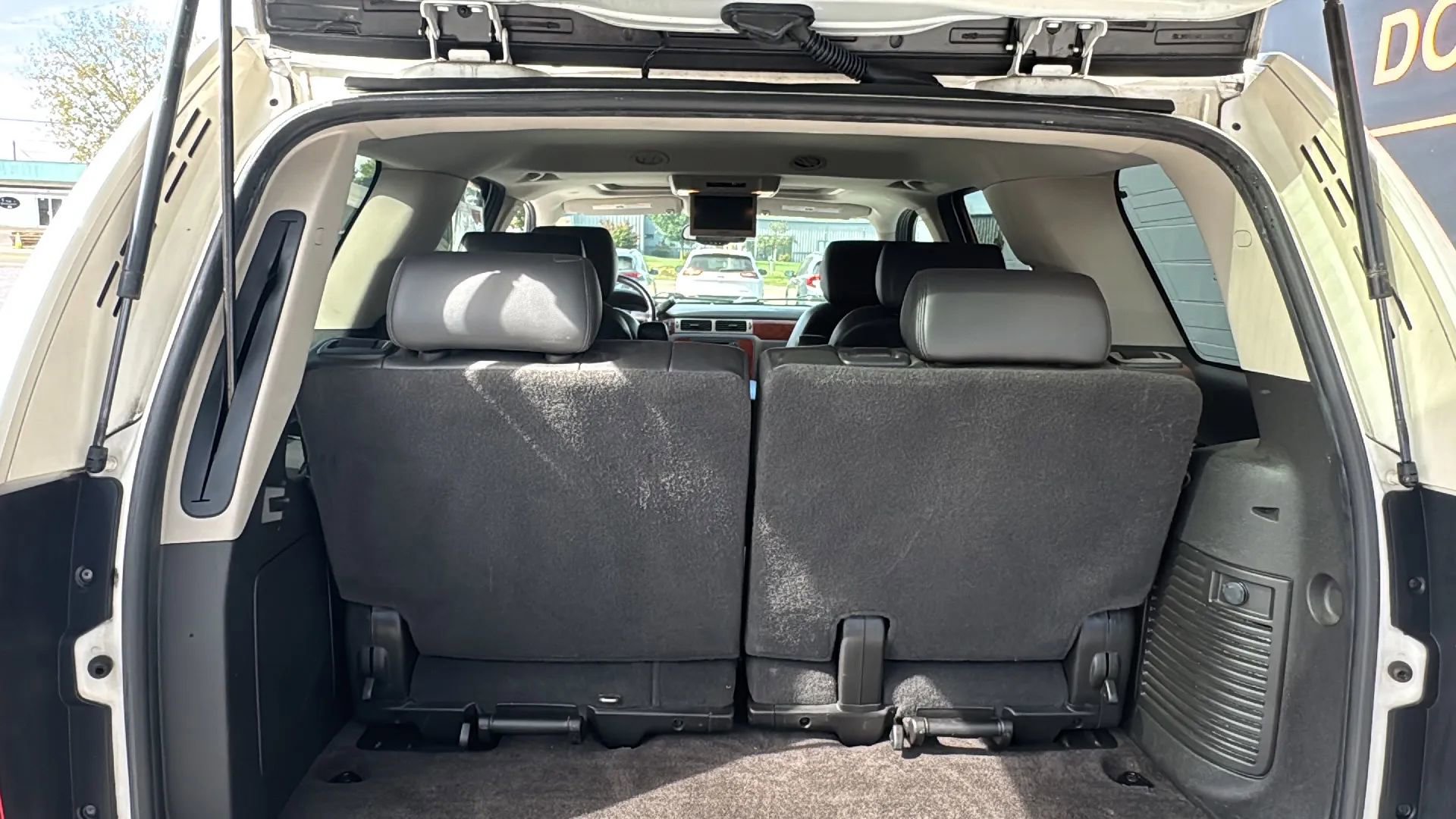 Used 2010 Chevrolet Tahoe LTZ image 12