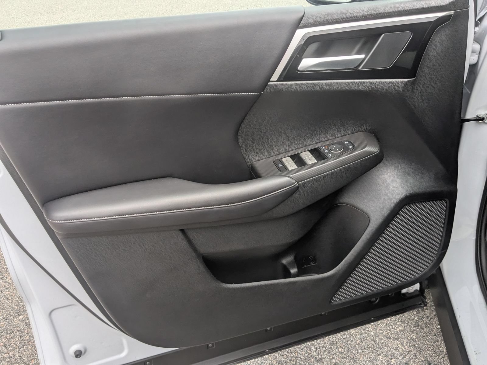 Used 2024 Mitsubishi Outlander SE Black Edition FWD image 11