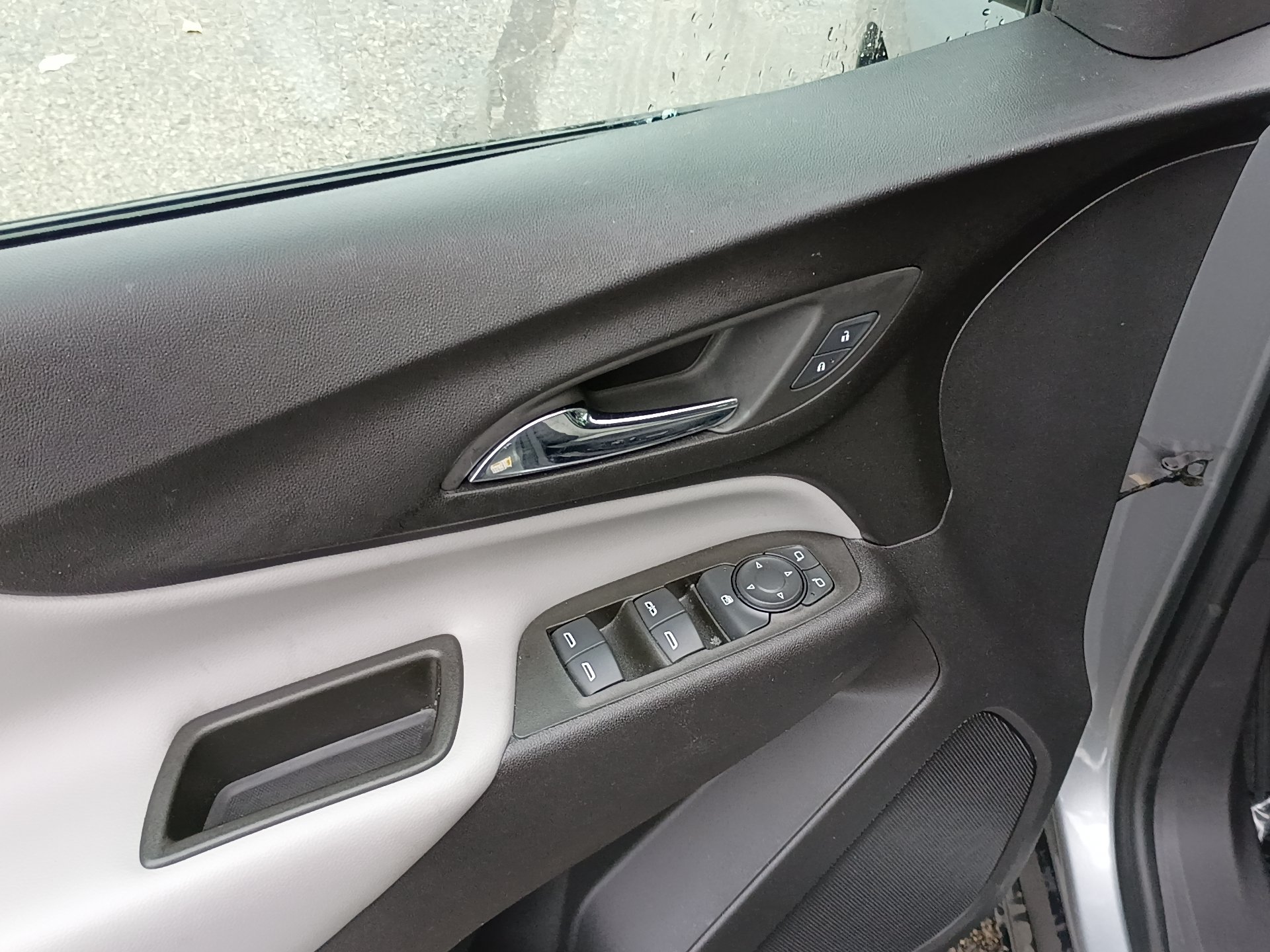 Used 2024 Chevrolet Equinox LS w/ LS Convenience Package FWD image 17
