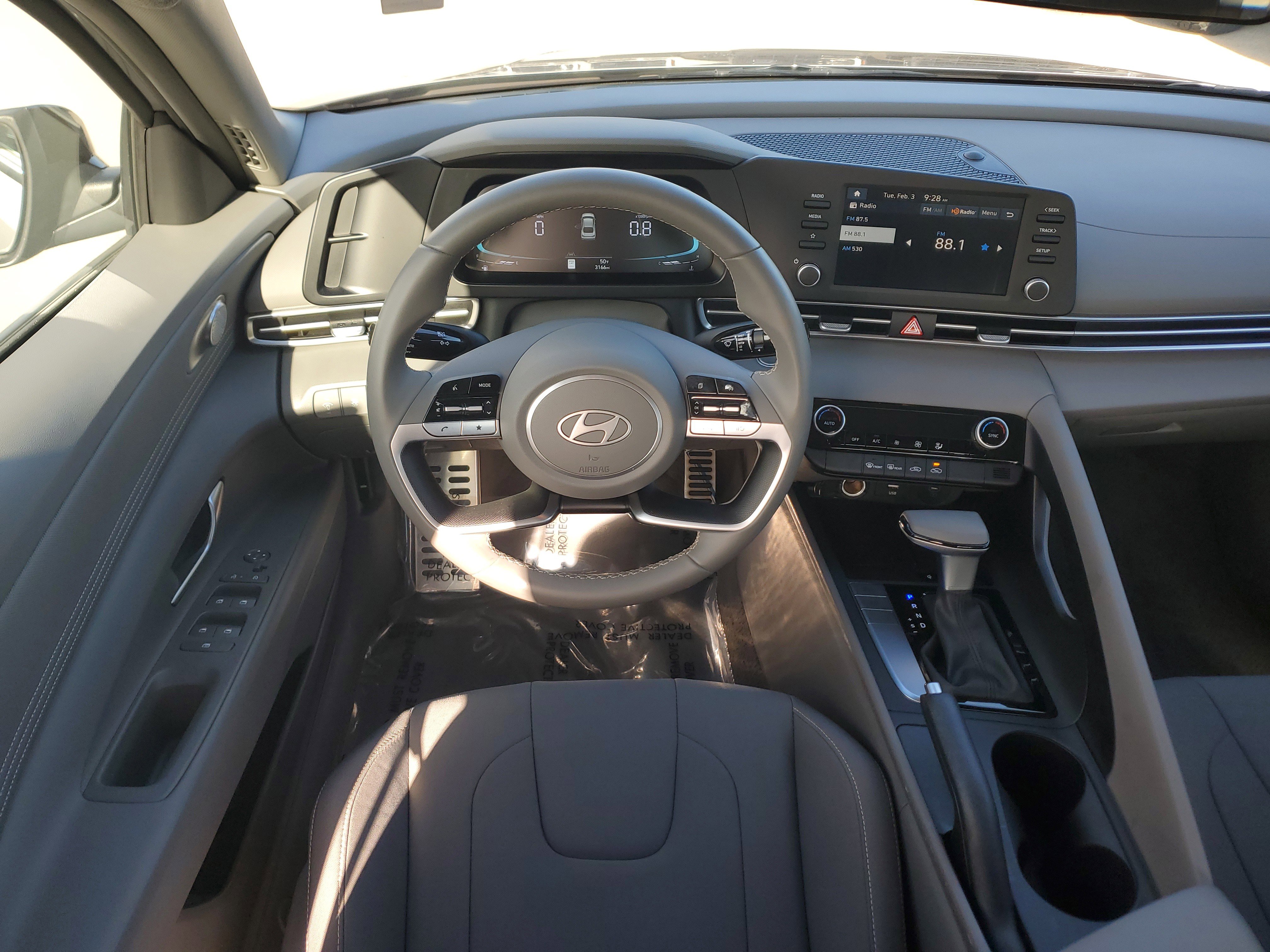Used 2025 Hyundai Elantra Sport image 17