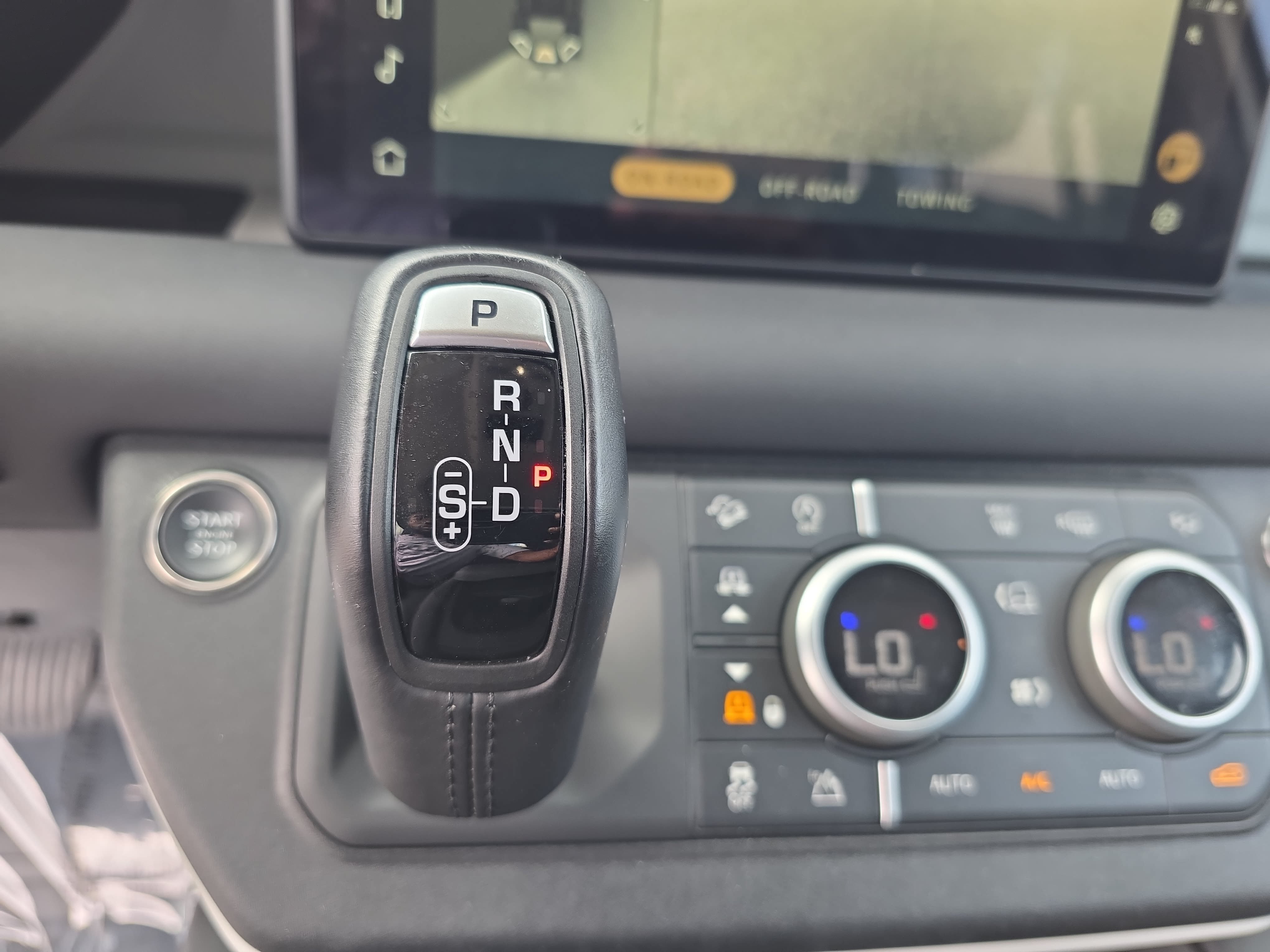 Used 2024 Land Rover Defender 110 S AWD/4WD image 24