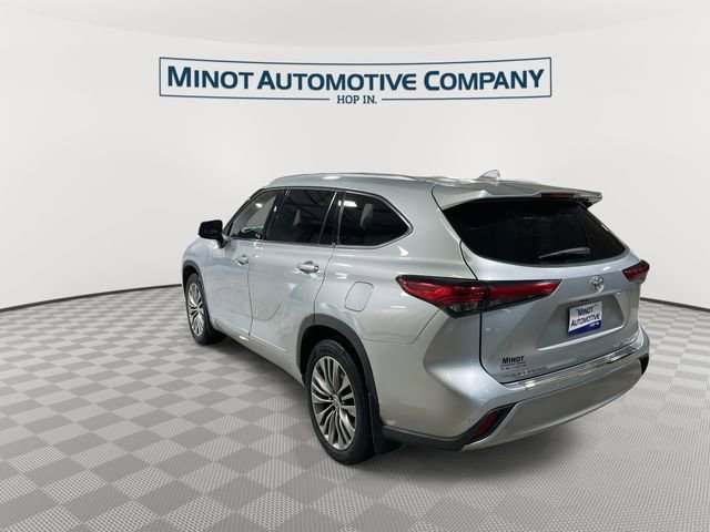 Used 2020 Toyota Highlander Platinum image 6