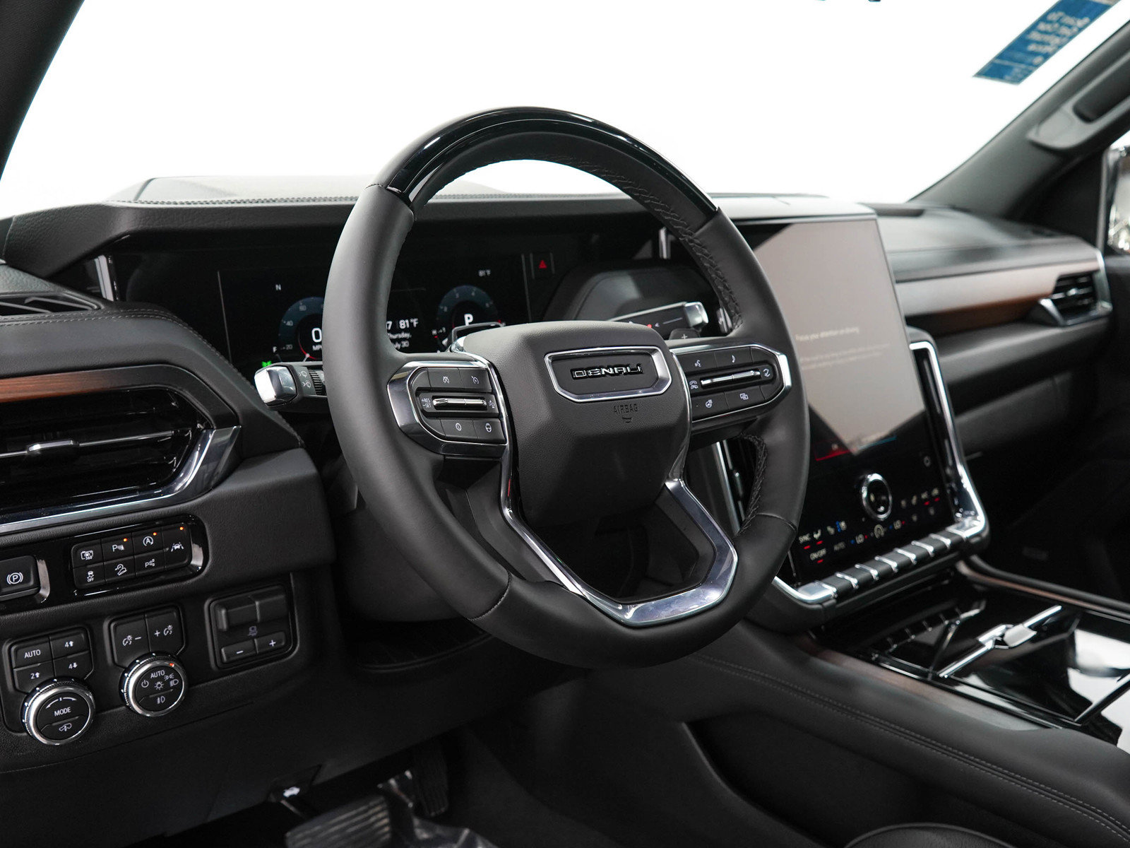 Used 2026 GMC Yukon Denali w/ Denali Reserve Package AWD/4WD image 28