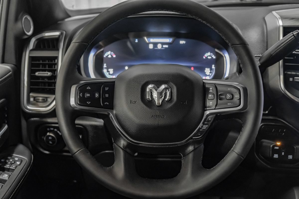 Used 2025 RAM 2500 Laramie AWD/4WD image 15