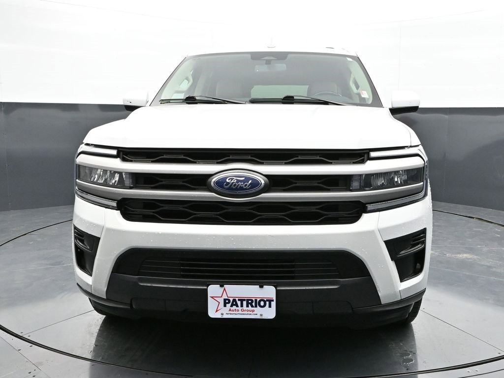 Used 2024 Ford Expedition Max XLT image 6