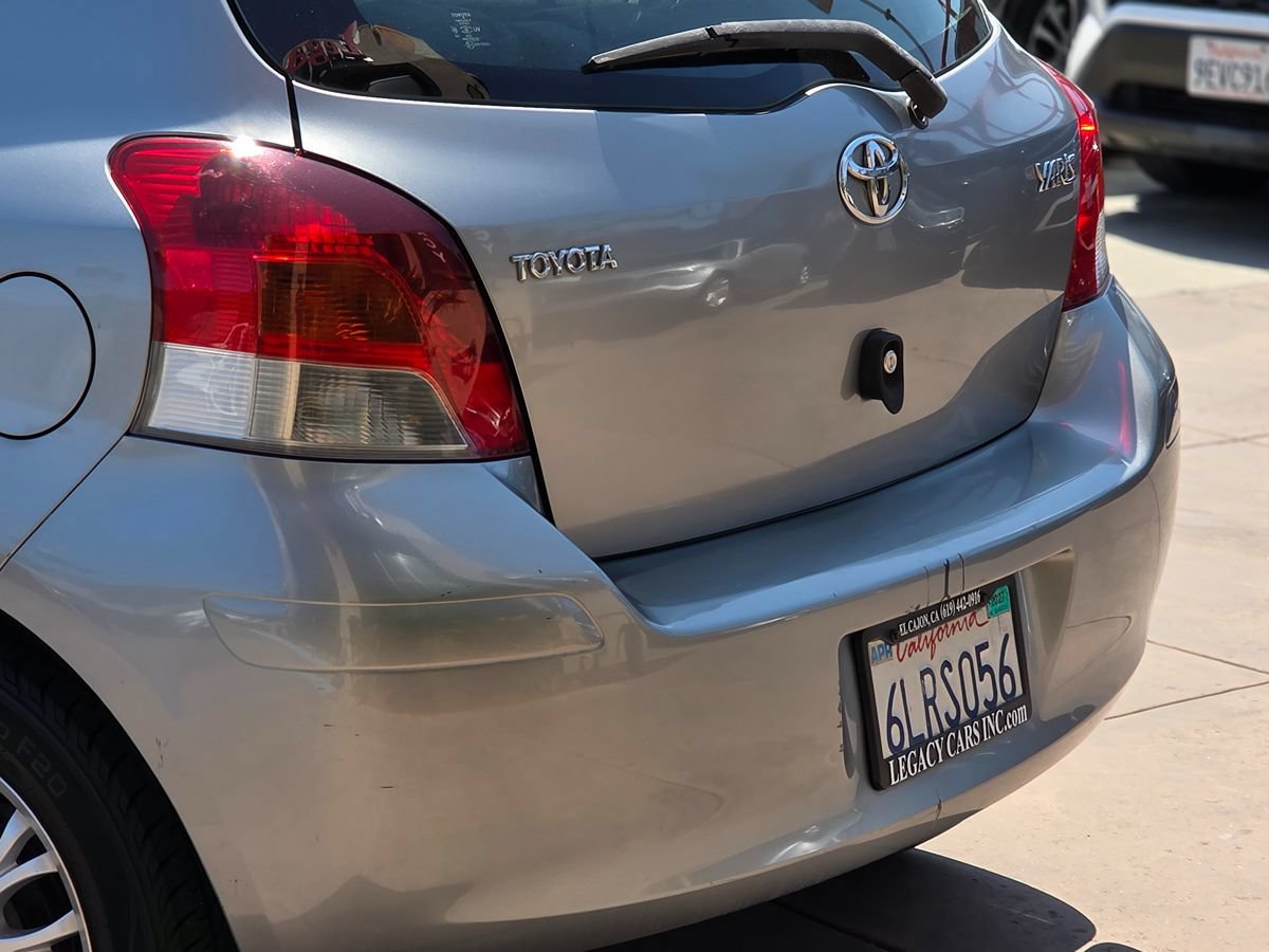 Used 2010 Toyota Yaris 4-Door Hatchback FWD image 10