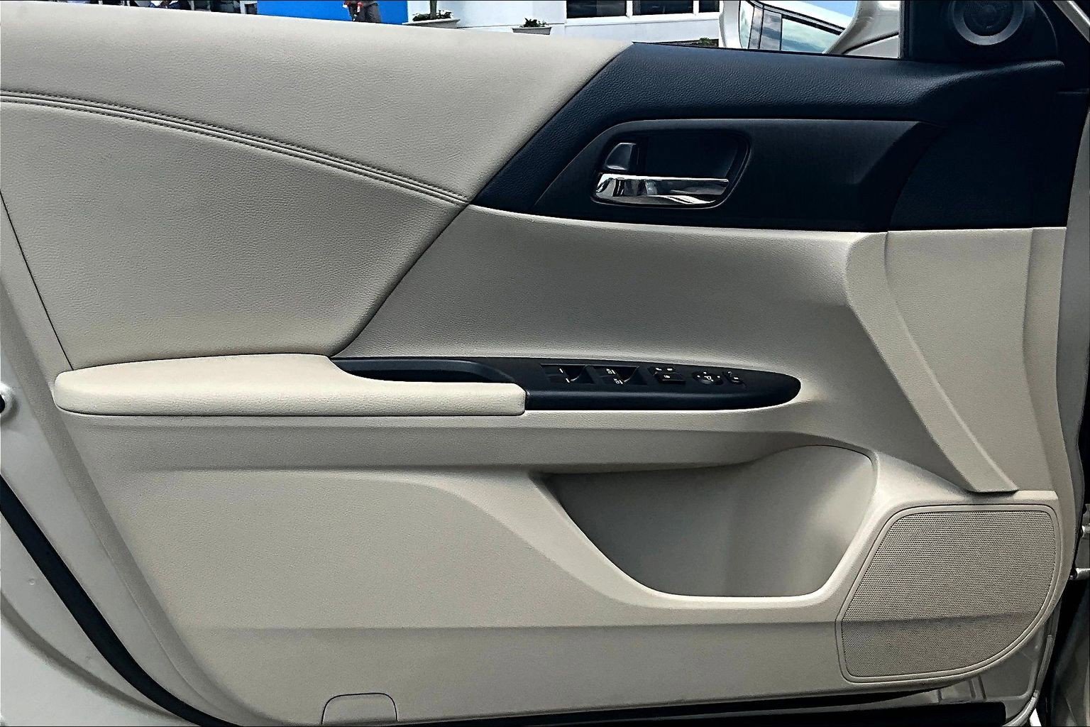 Used 2013 Honda Accord EX image 18