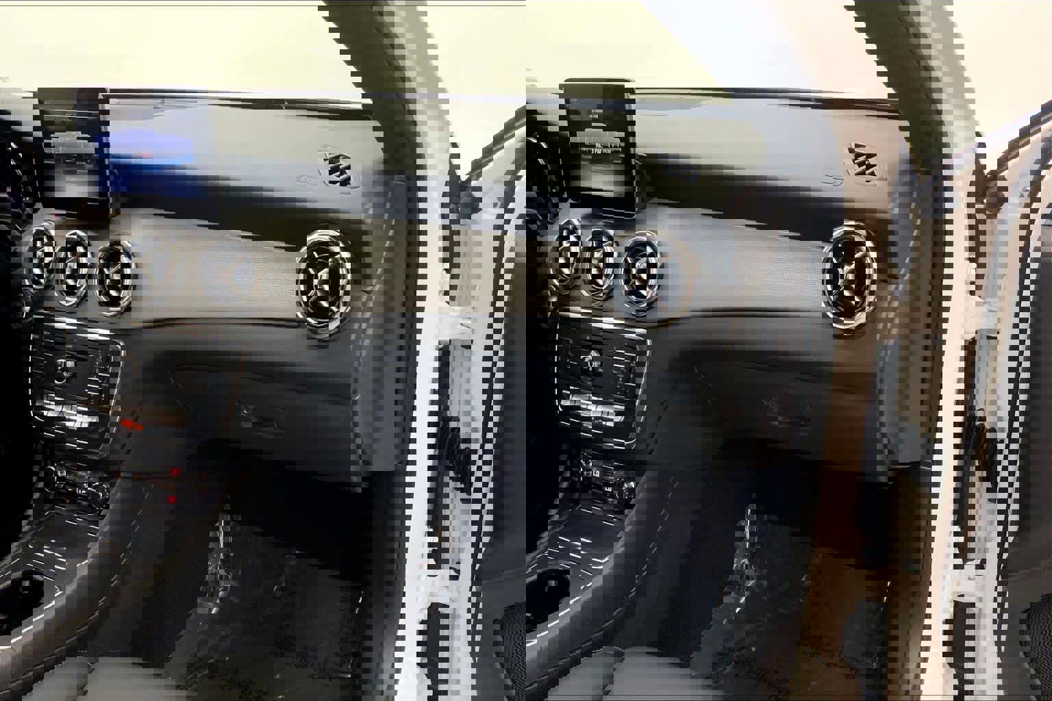 Used 2019 Mercedes-Benz GLA 250 image 27