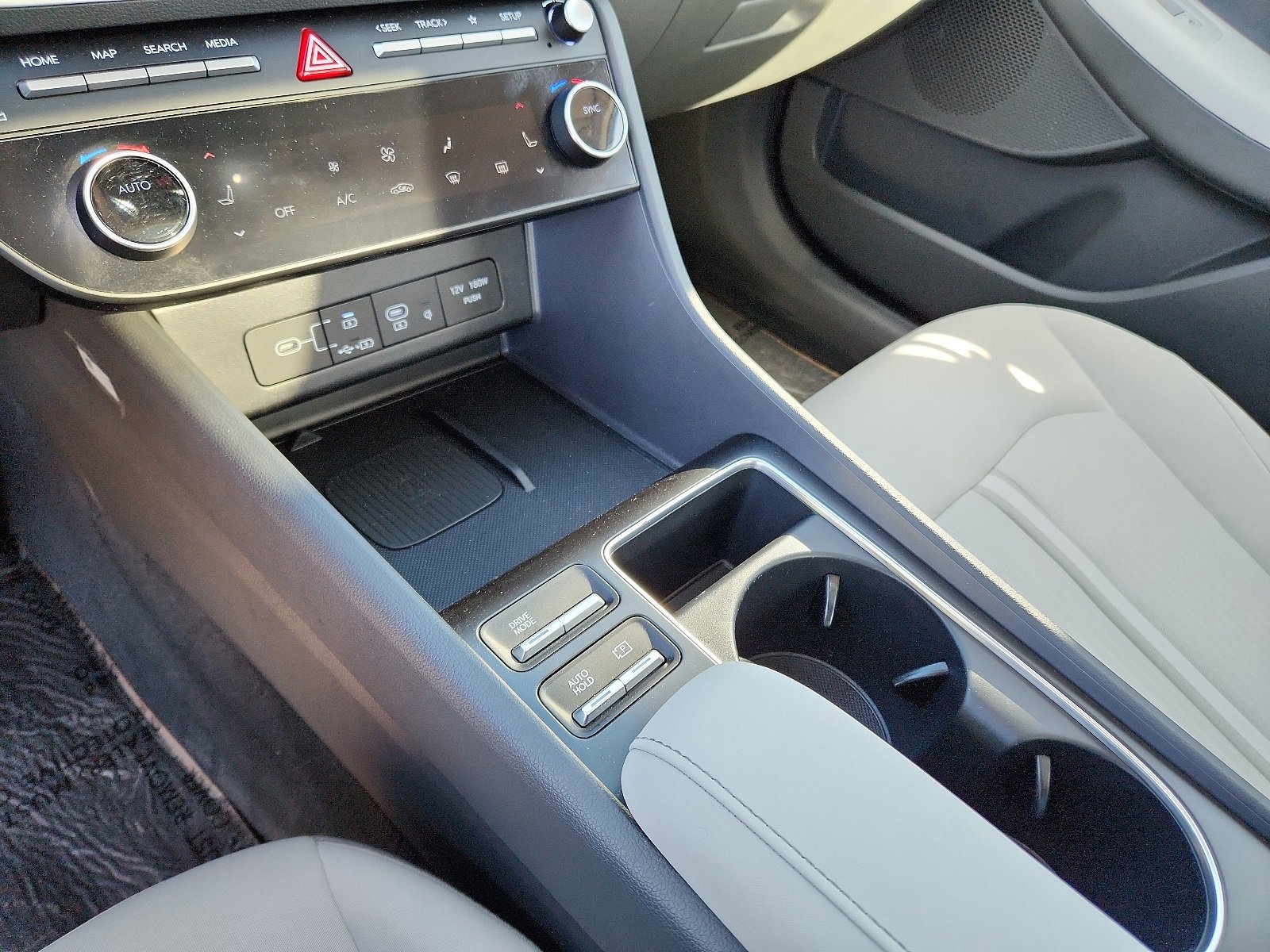 New 2024 Hyundai Sonata SEL w/ Convenience Package image 17