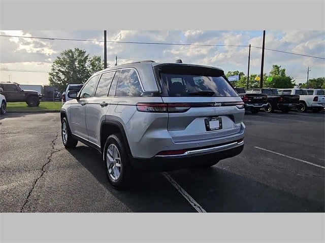 New 2025 Jeep Grand Cherokee Laredo X image 30