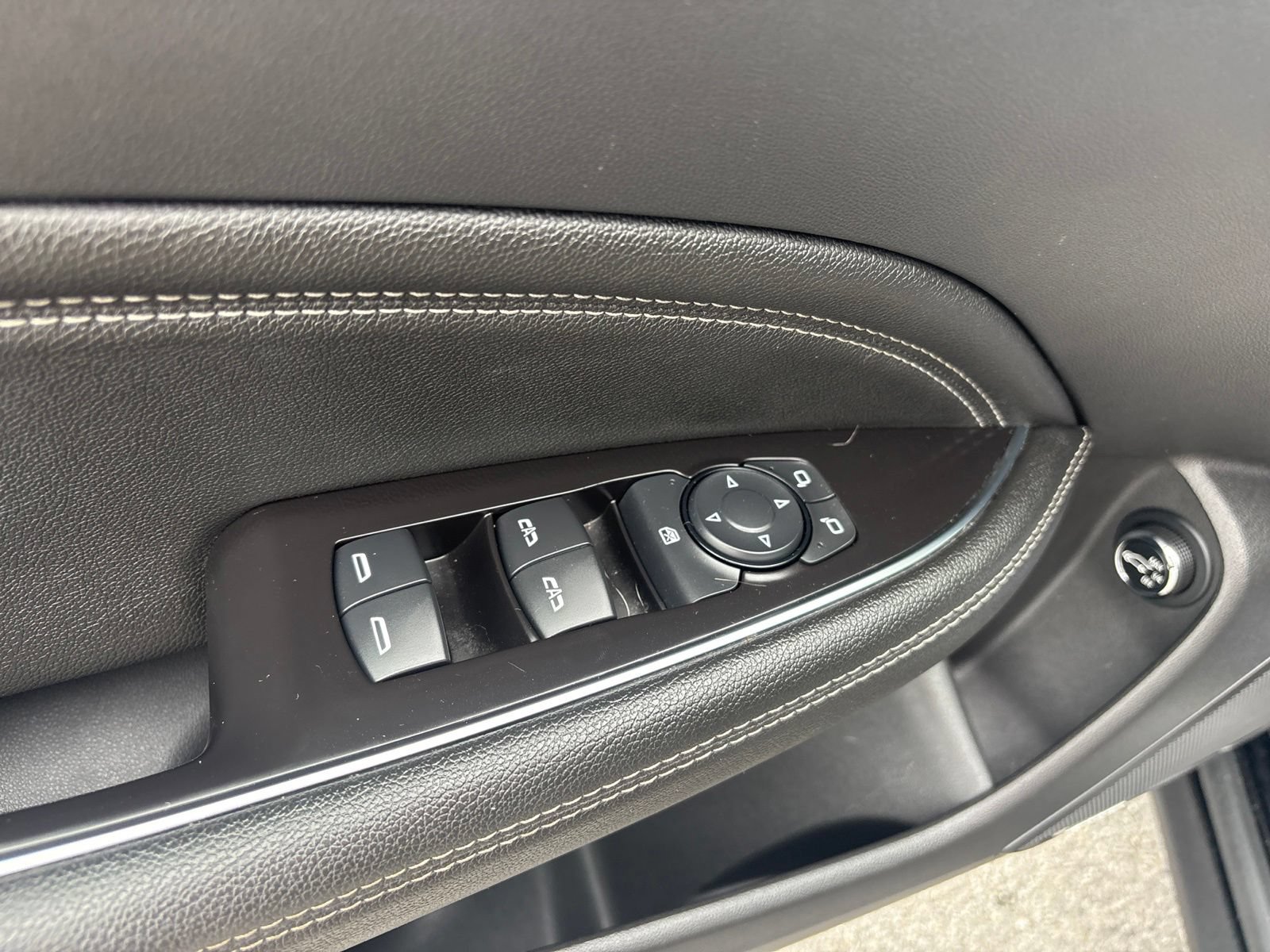 Used 2019 Buick Regal Essence w/ Driver Confidence Package I AWD/4WD image 25