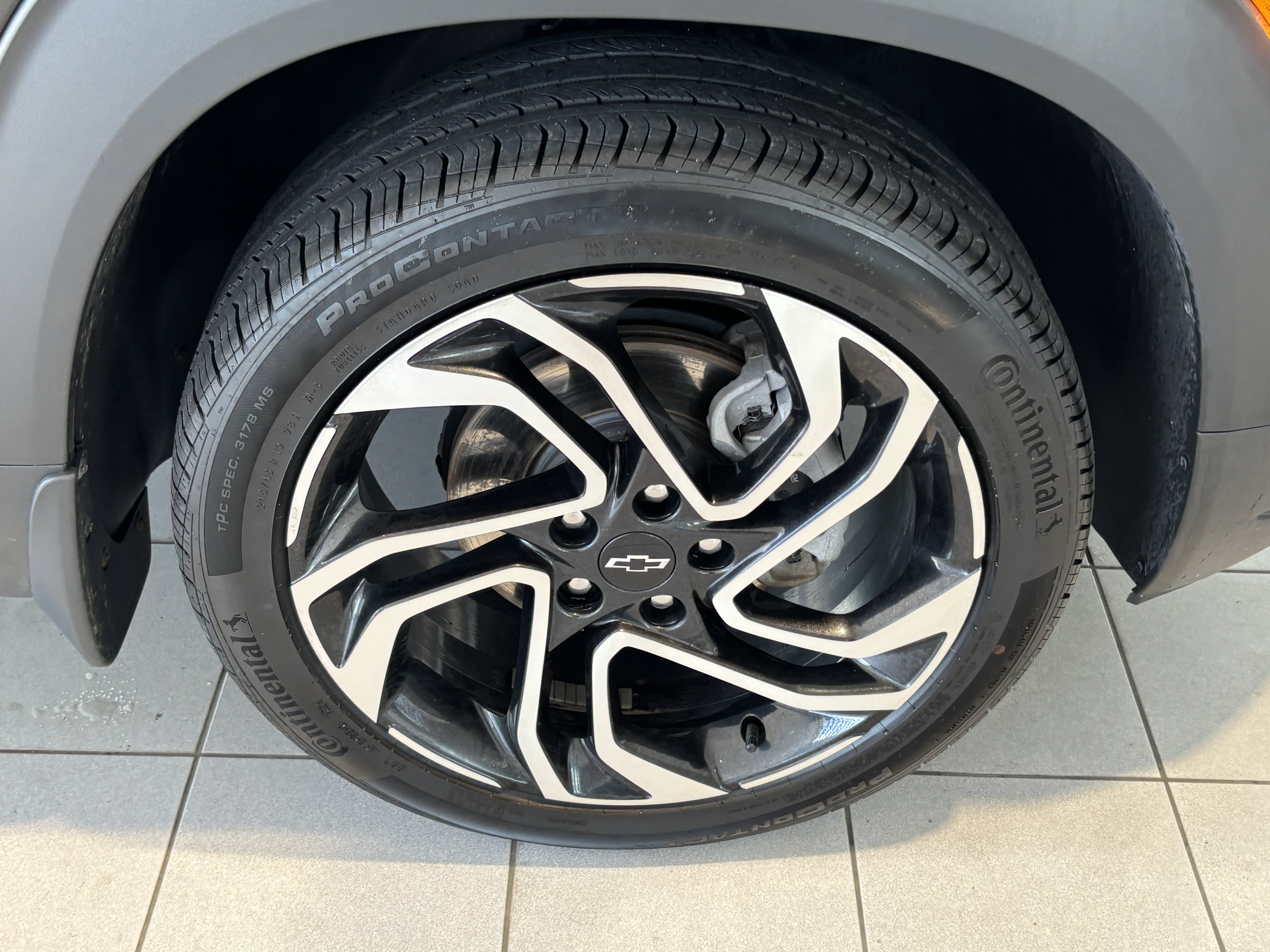 Used 2025 Chevrolet TrailBlazer RS w/ Convenience Package AWD/4WD image 9