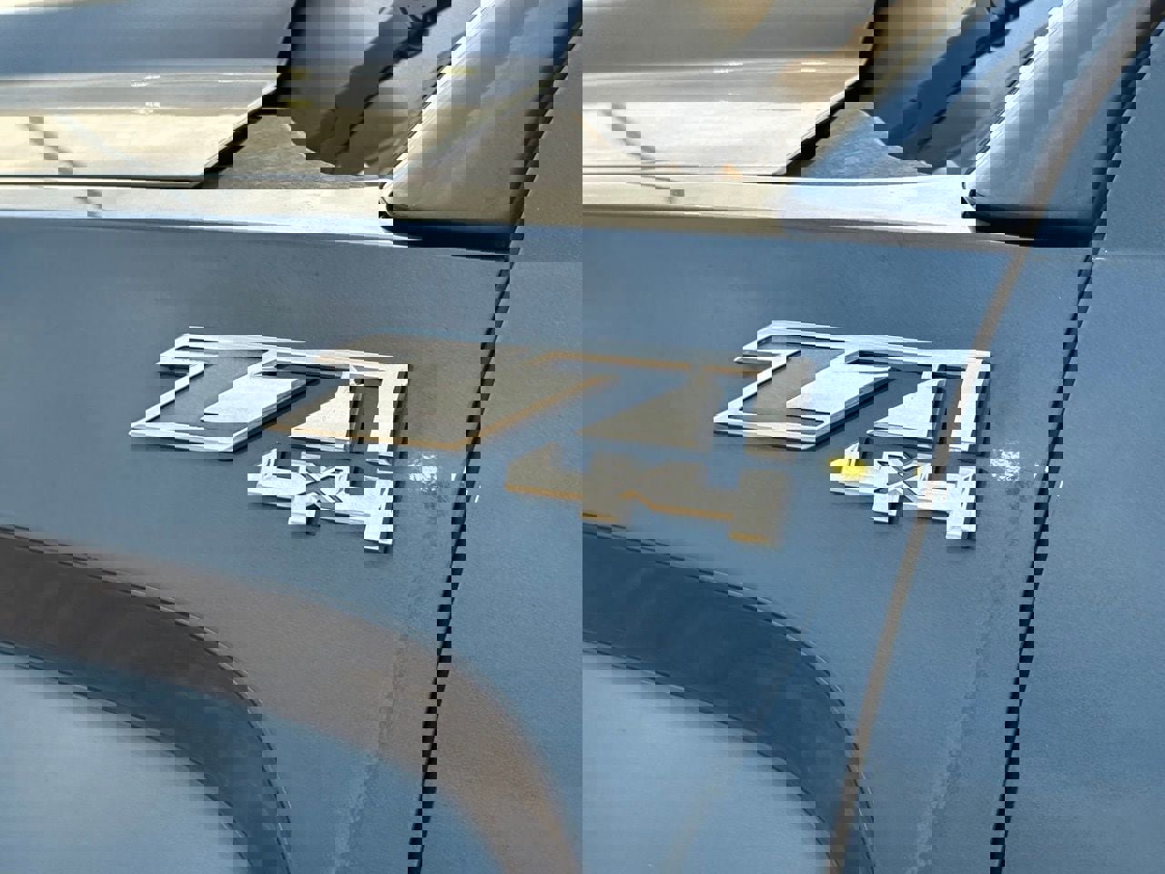 Used 2015 GMC Sierra 1500 SLE w/ SLE Value Package AWD/4WD image 10