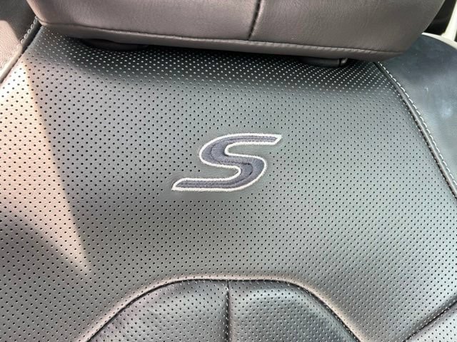 Used 2025 Chrysler Pacifica Limited FWD image 39