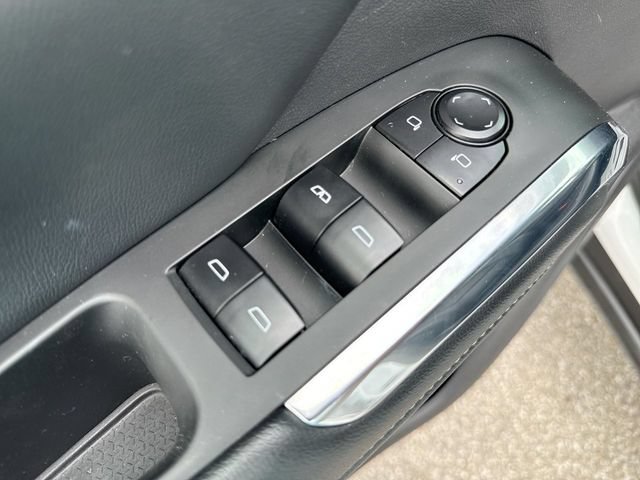 Used 2025 Chevrolet Traverse LT AWD/4WD image 13